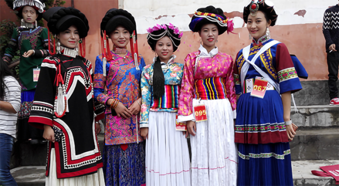 摩梭族服飾、彝族服飾、普米族服飾